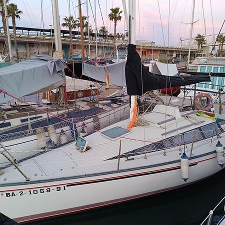 Experience On A Sailboat To Sleep Hotel Sant Adrià de Besòs Kültér fotó